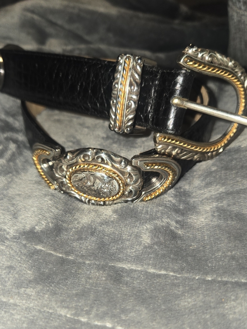 Brighton-Museum Collection Black Cameo Motif Leather Belt-Size Small 45103